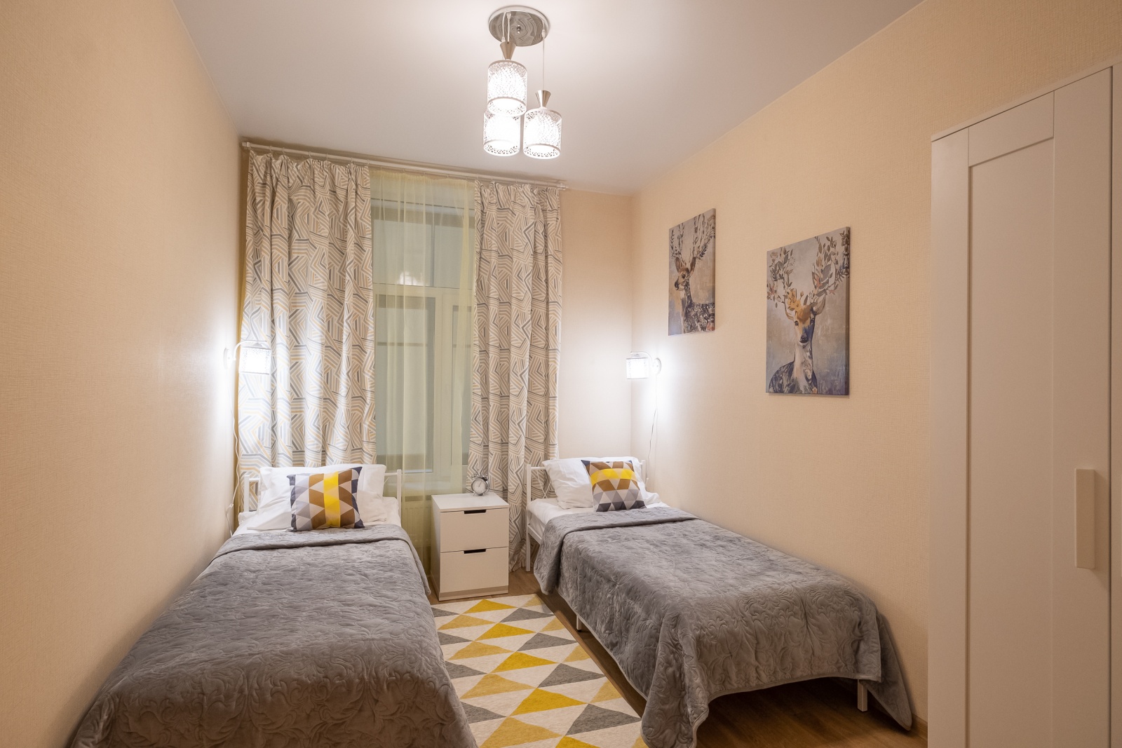 Яркая 2-к квартира в центре у метро