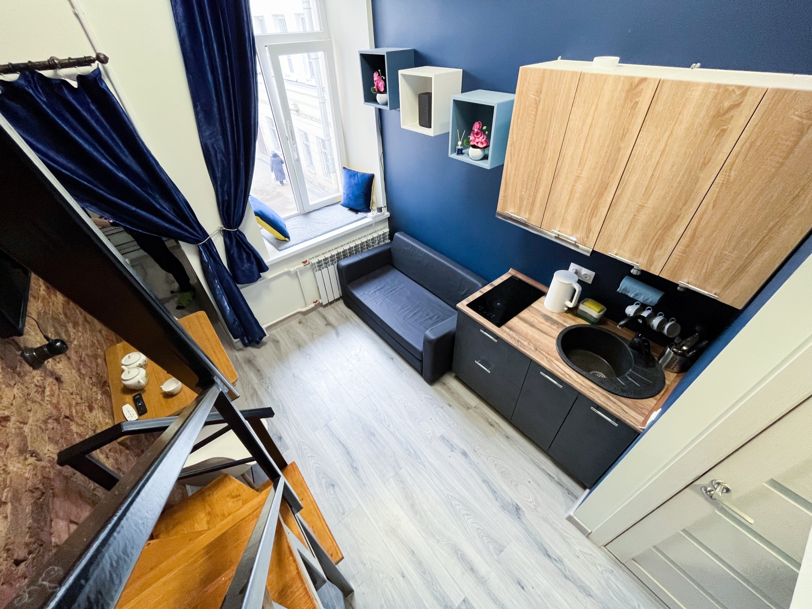 Сдается стильная 2х ярусная студия с новым ремонтом в центре Петербурга, рядом с Мариинским театром.