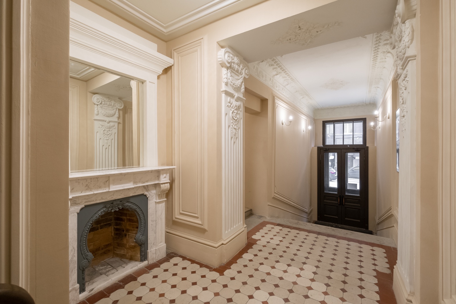 Яркая 2-к квартира в центре у метро