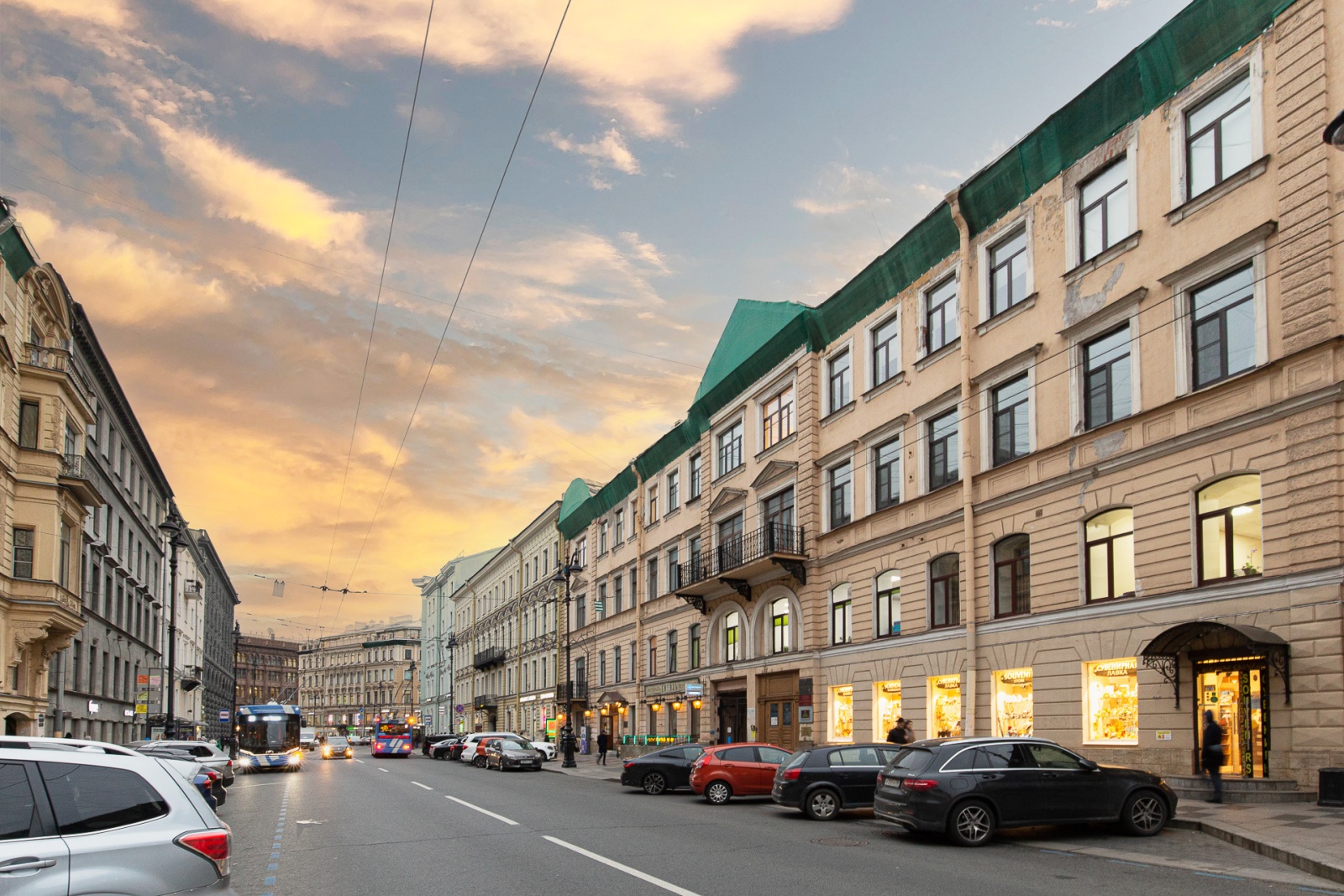 Трехкомнатные апартаменты Город Рек в самом сердце Петербурга на Малой Морской улице