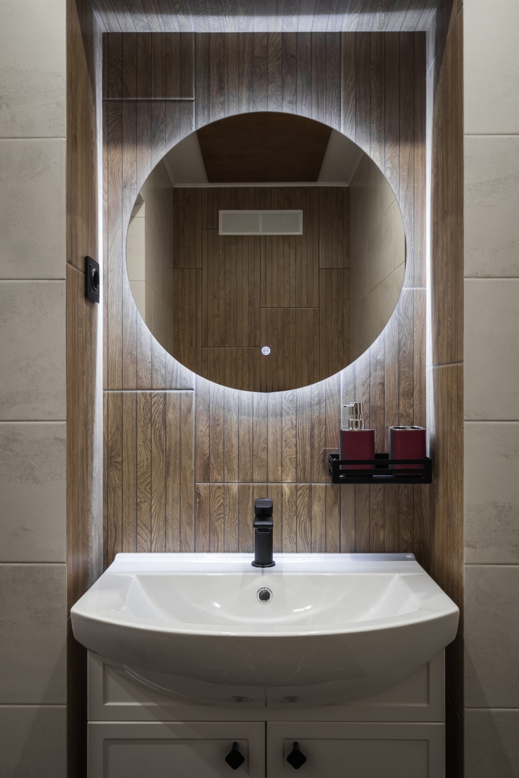 Большая студия с видом на набережную канала Грибоедова у Казанского собора