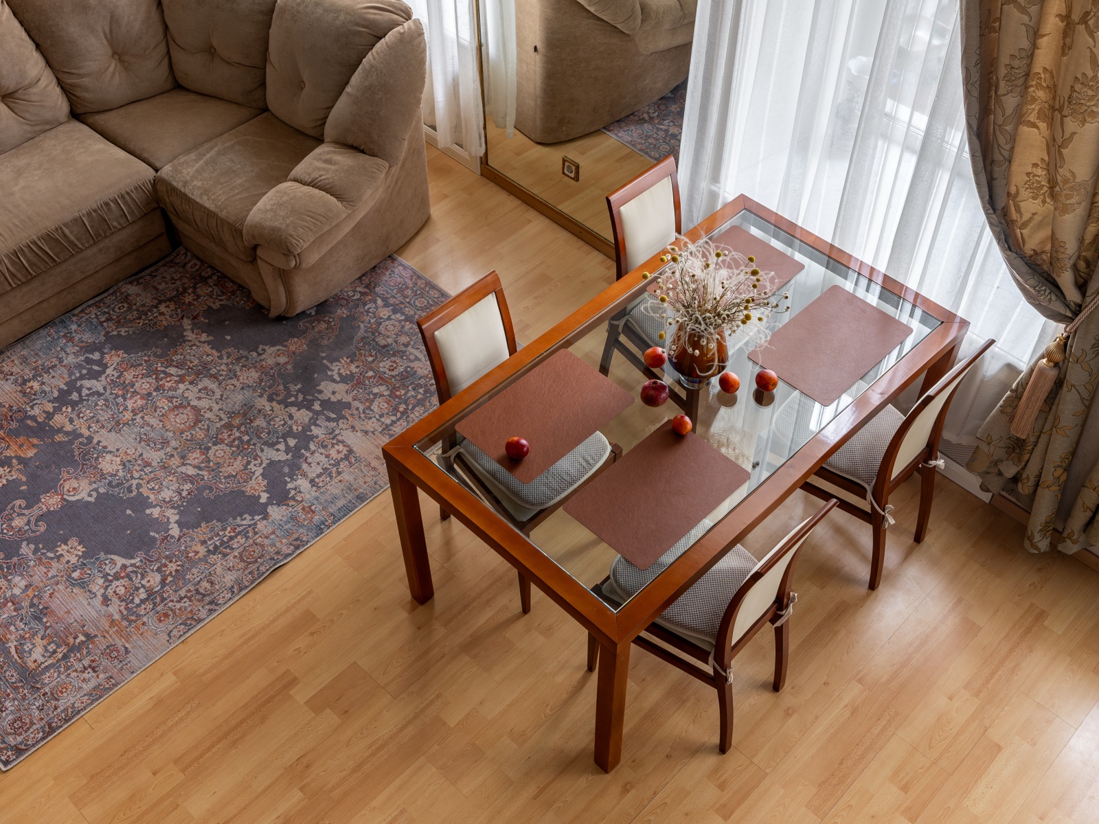 Атмосферная большая двухъярусная квартира-студия в историческом центре Санкт-Петербурга!