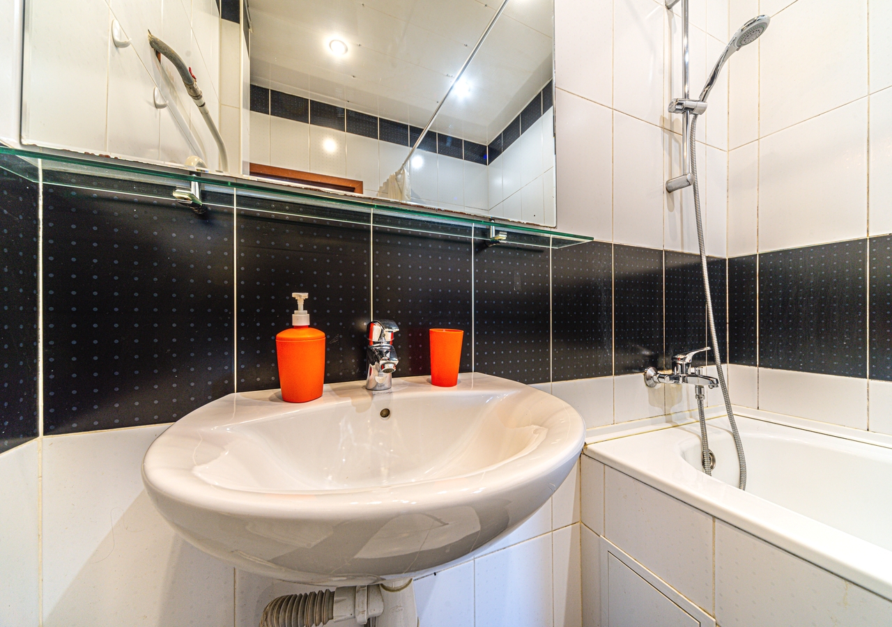 Двухкомнатная квартира около института Профсоюзов