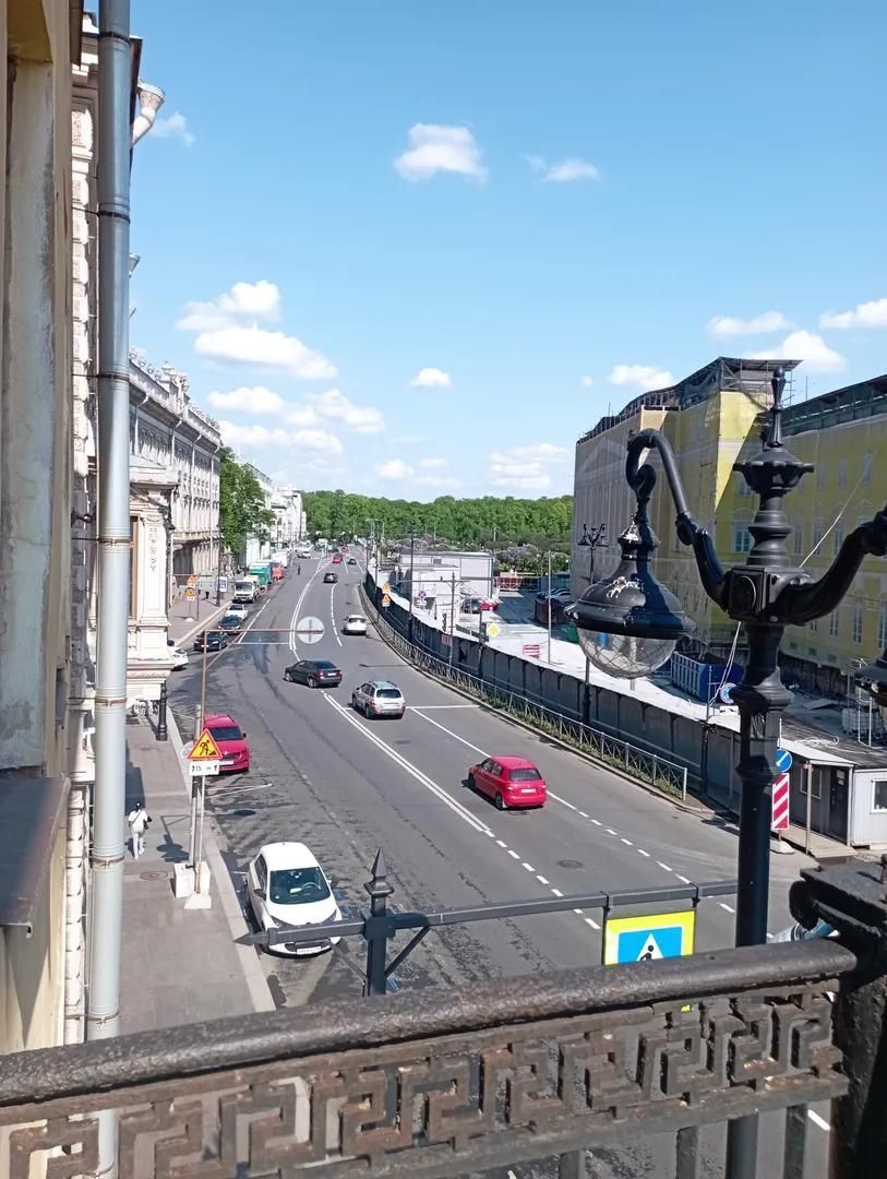 2-х комнатная квартира с видом на красивую улицу.