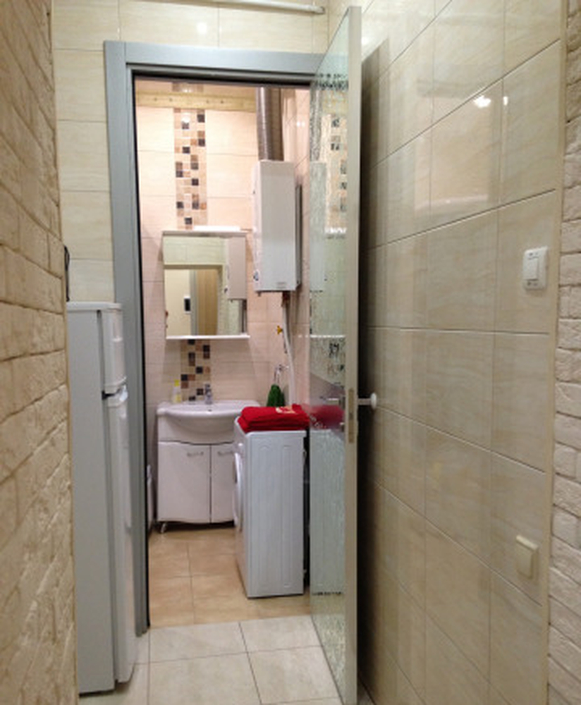 Студия:  Конюшенный пер., 1/6(25кв)