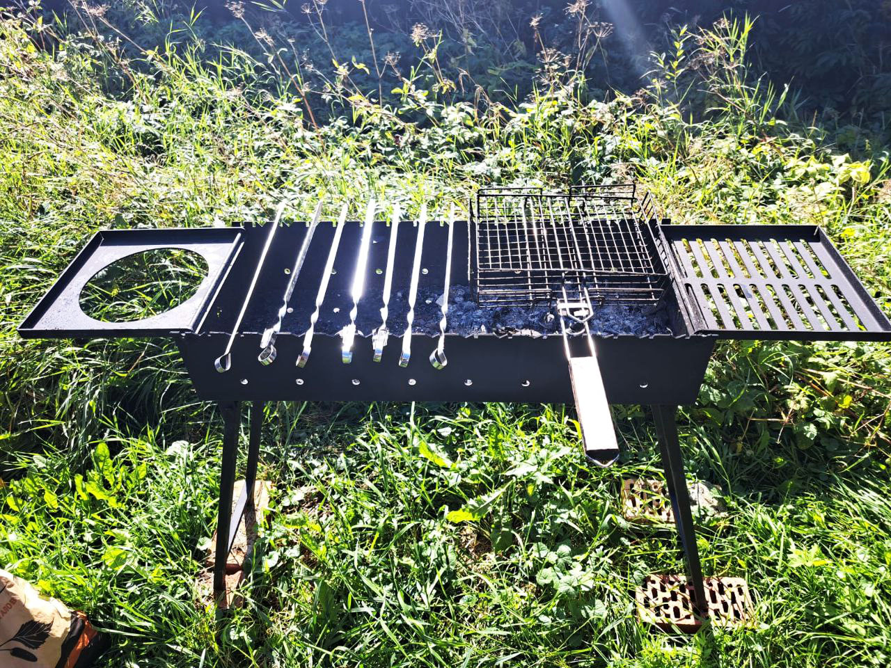 Большой двухэтажный коттедж в стиле ампир с баней и бассейном