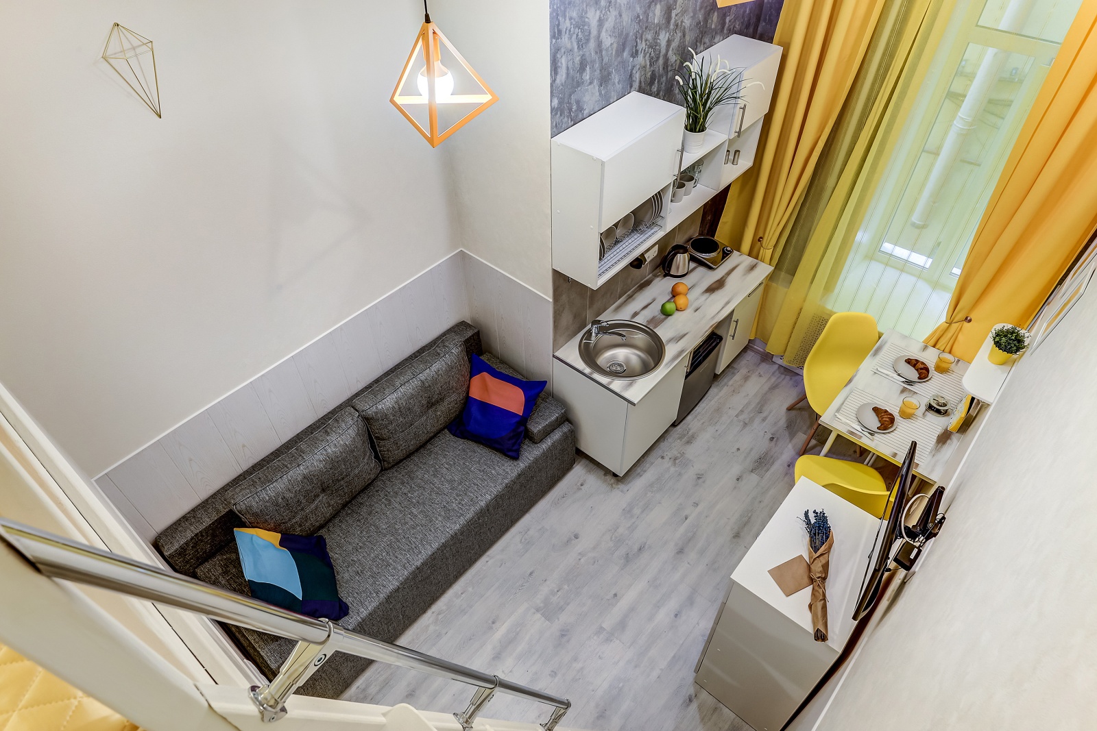 Двухуровневая студия на Моховой 32