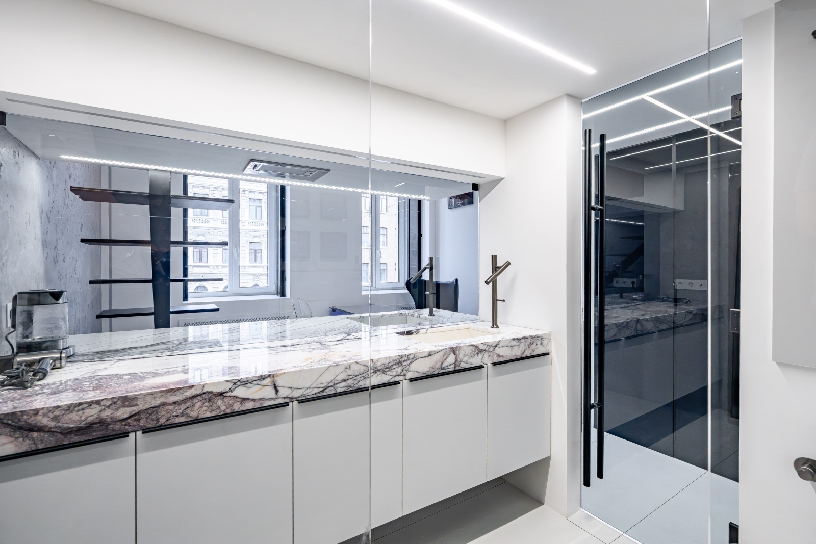 Стильная студия на Невском пр. от hth24 apartments