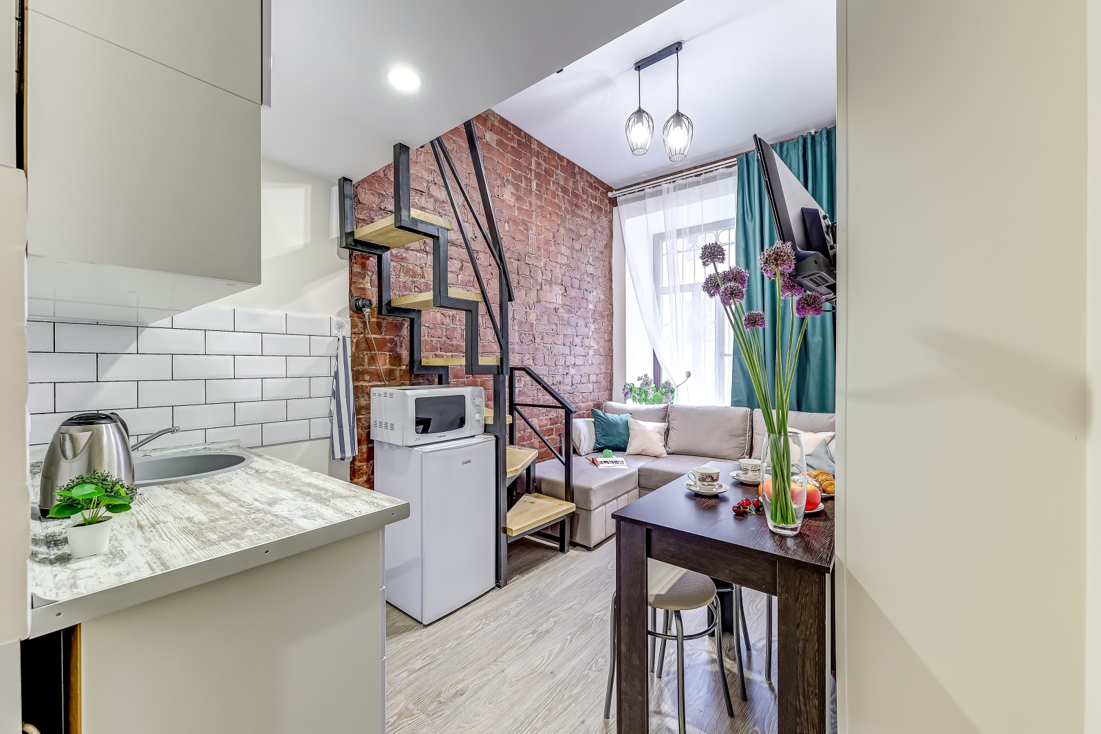 Двухуровневая студия в центре Санкт-Петербурга