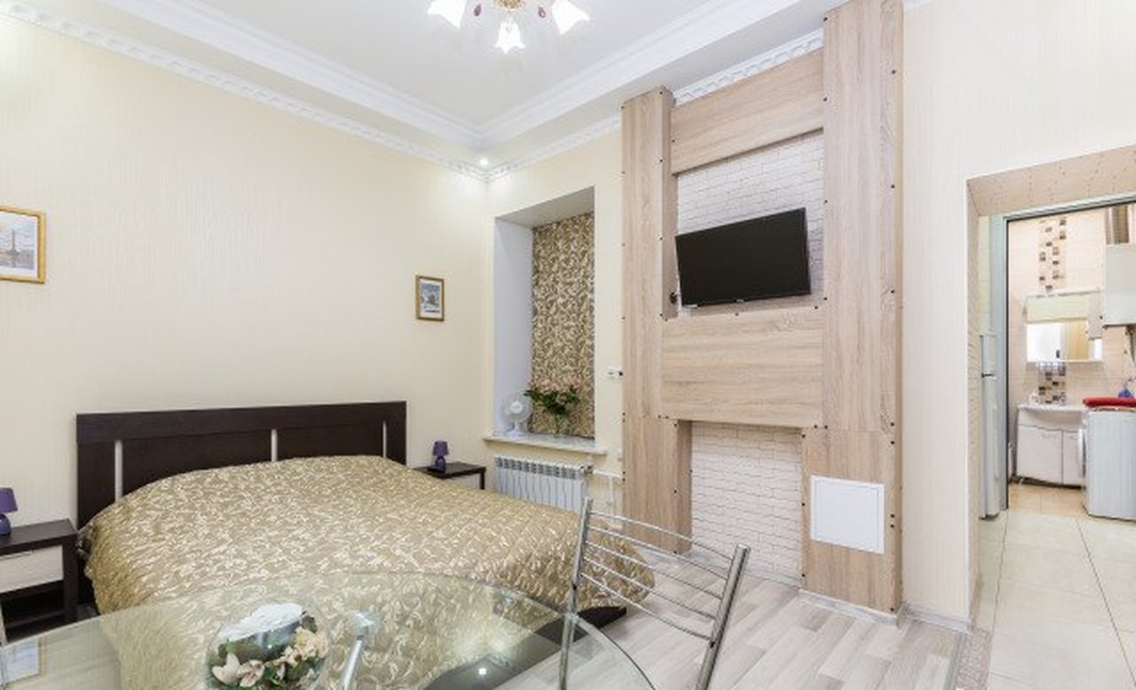 Студия:  Конюшенный пер., 1/6(25кв)