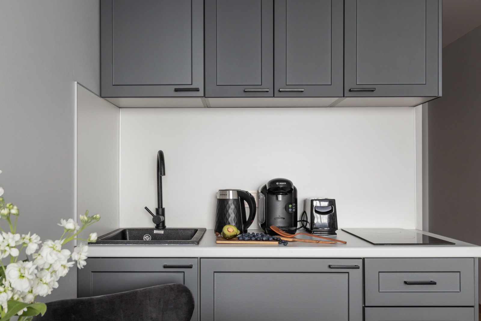 Стильная студия с дизайнерским ремонтом