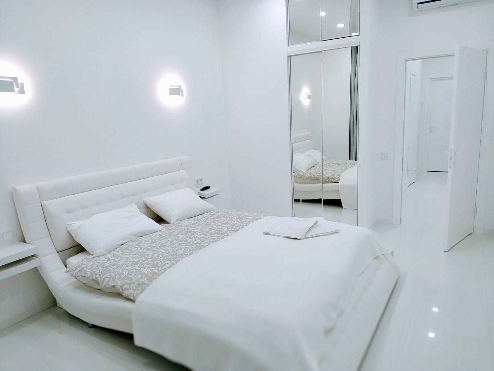 Белоснежные апартаменты, парящие над Петербургом