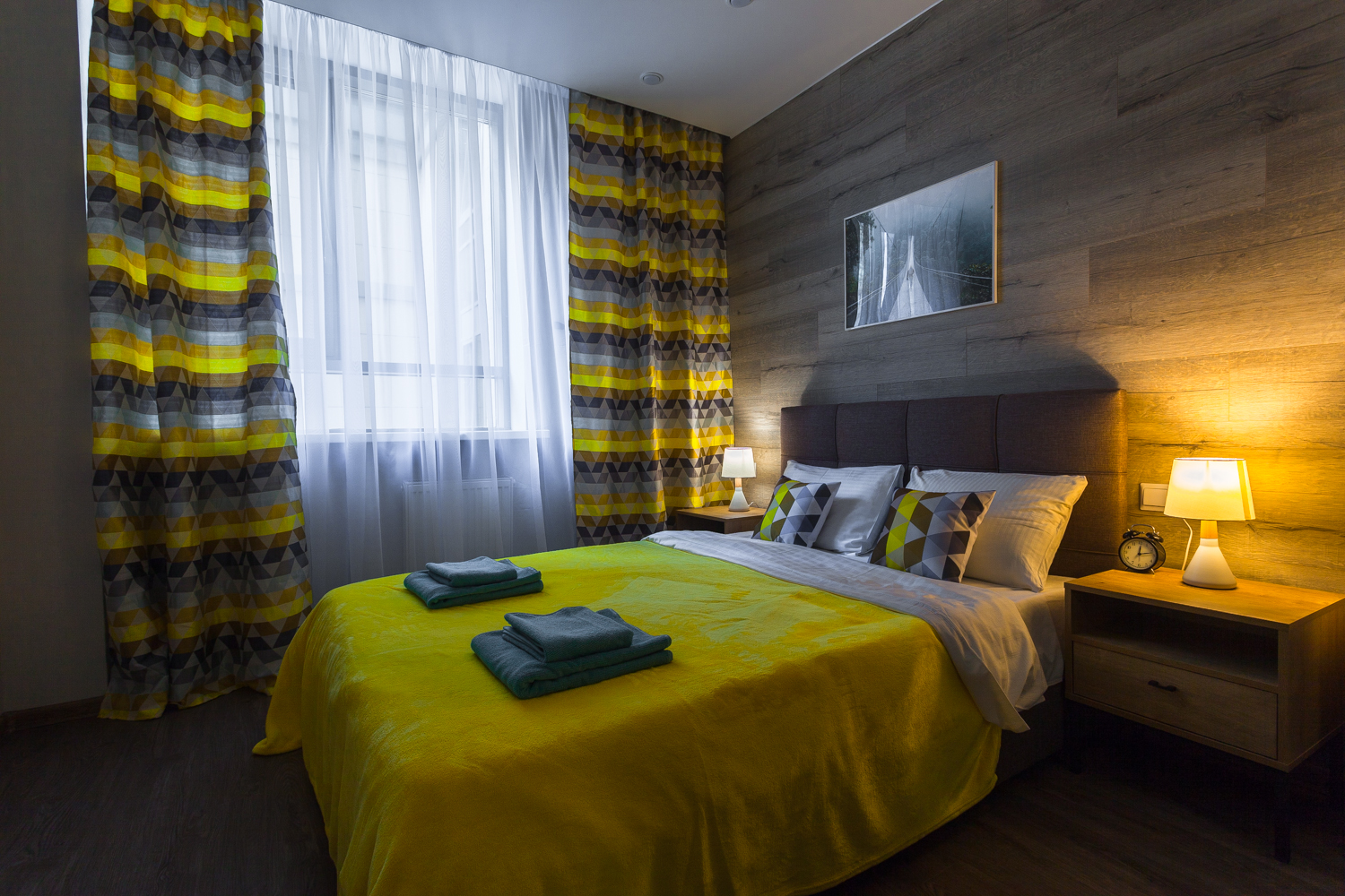 Дизайнерская студия в ЖК "Граф Орлов" (жёлтые)