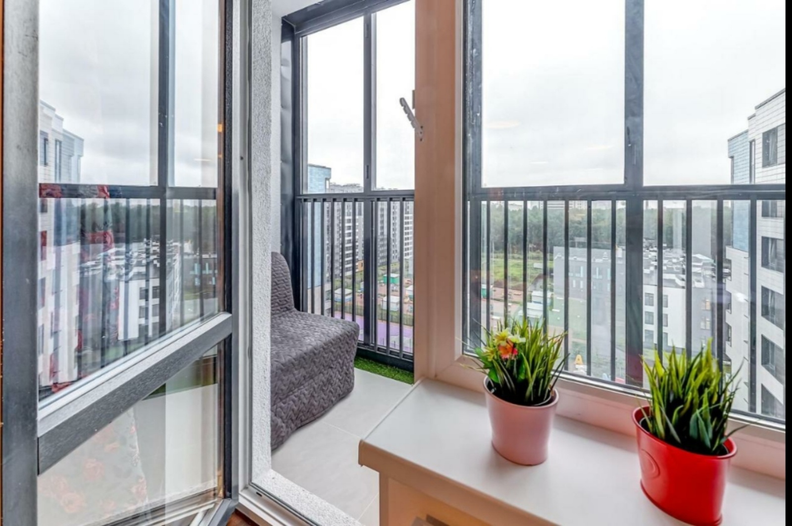 Уютная студия в новом доме рядом с метро