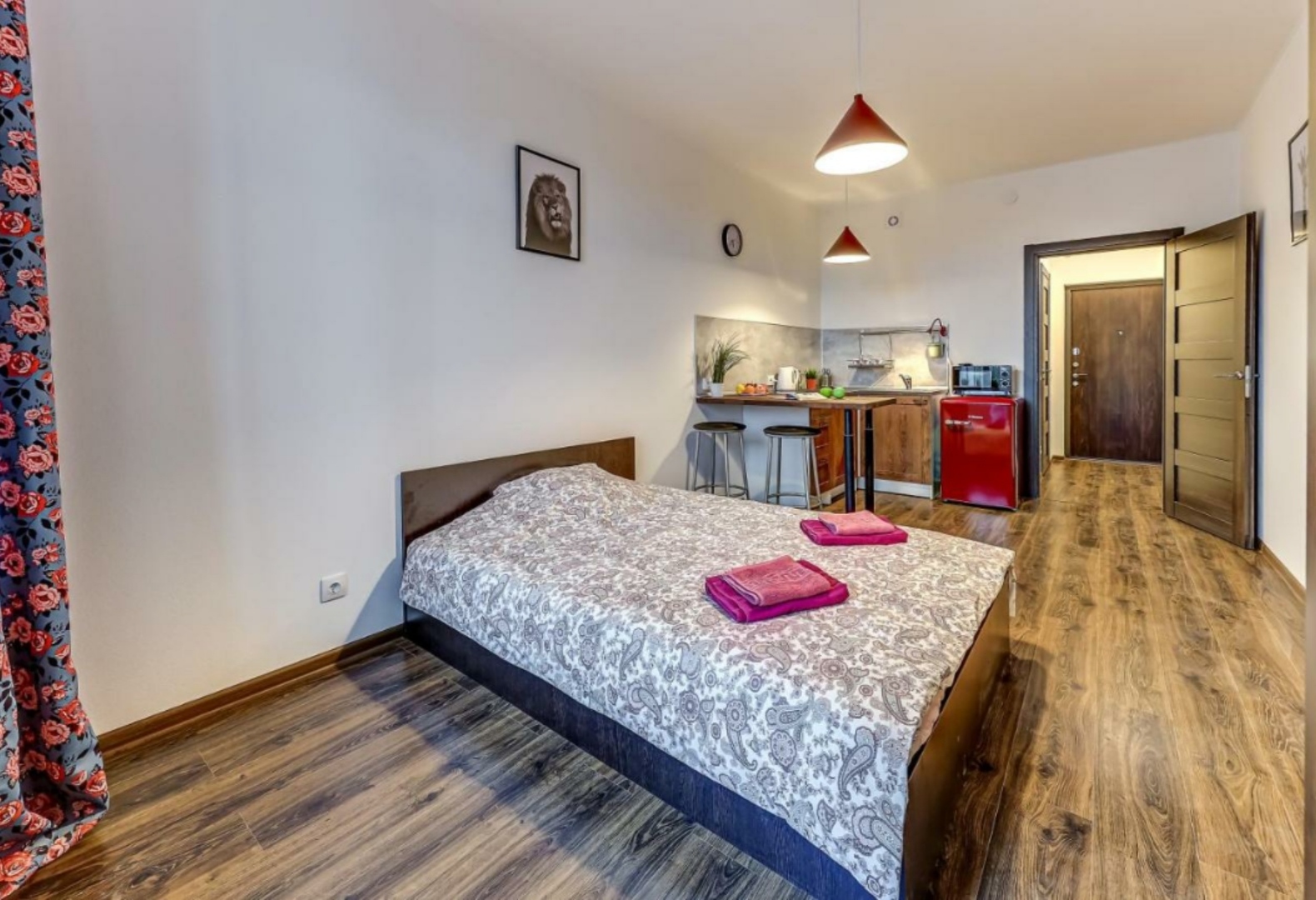 Просторная студия в новом доме рядом с метро