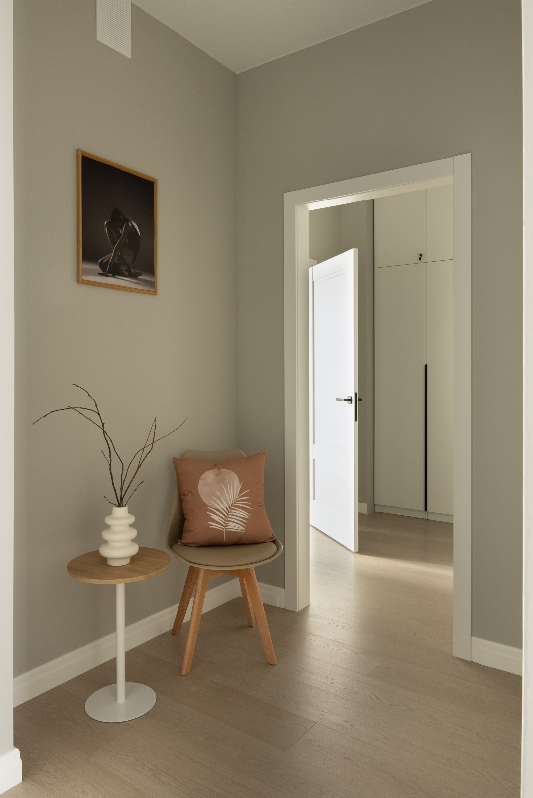 Большая трешка с парковкой