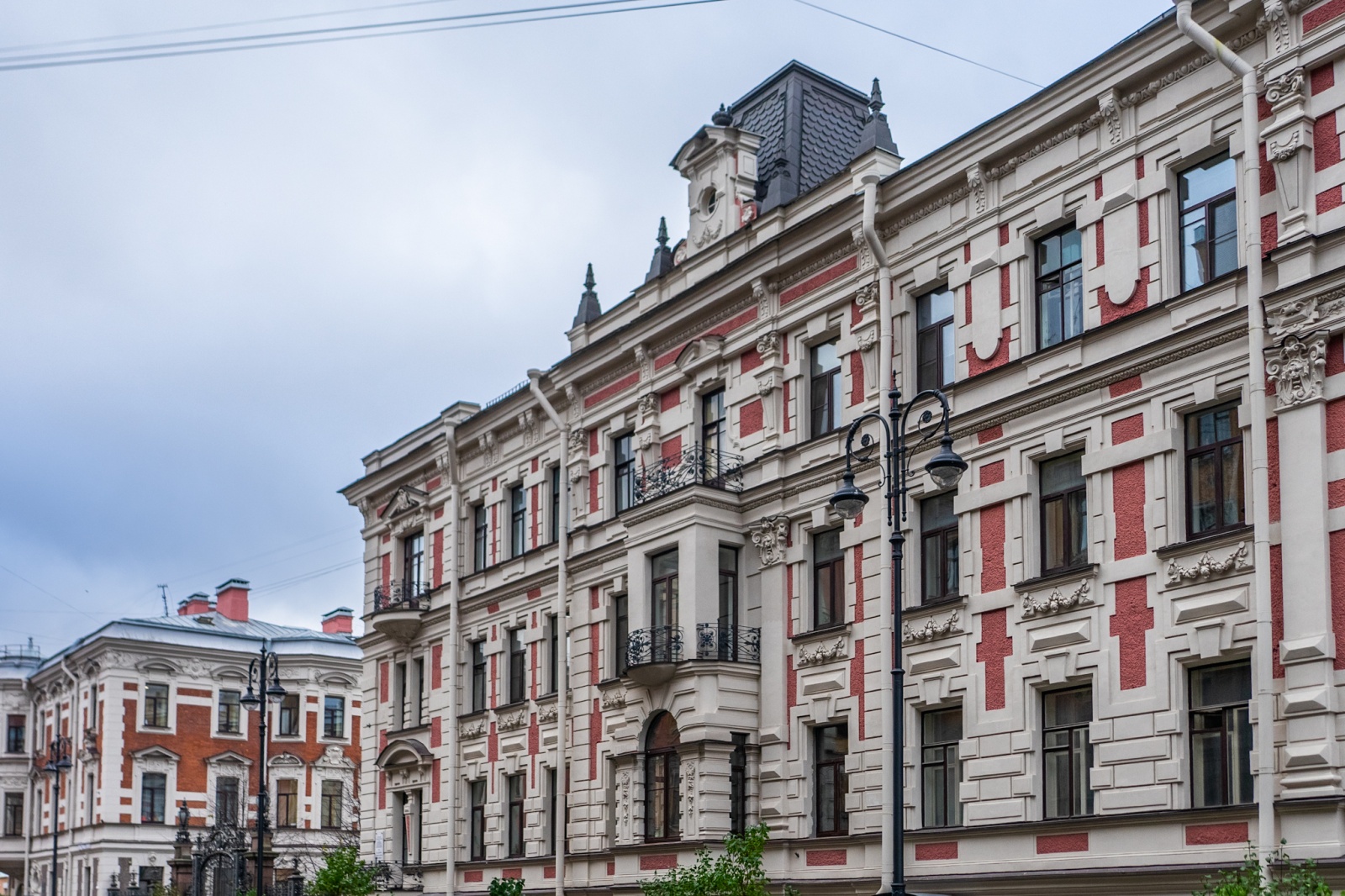 Стильная студия в центре с парковкой