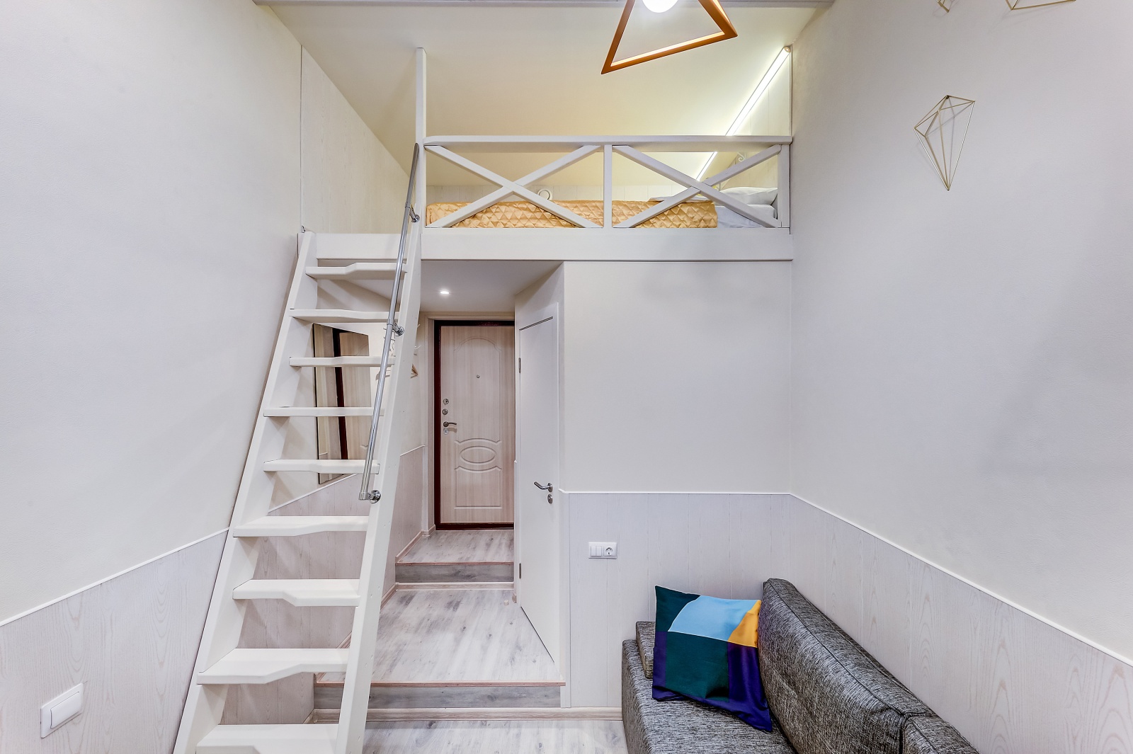 Двухуровневая студия на Моховой 32