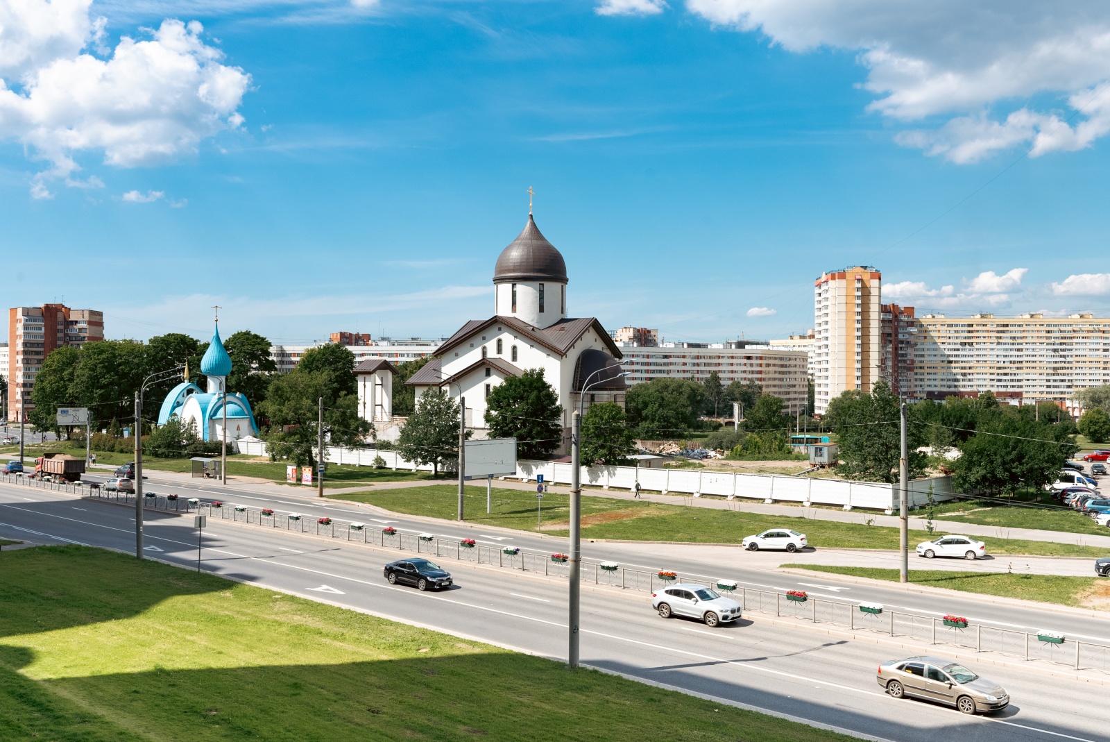 Большая двушка возле метро