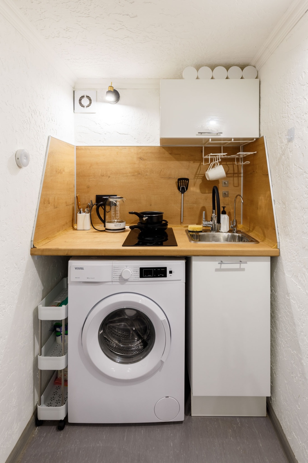 Комфортабельная, чистая, уютная студия в самом сердце Санкт-Петербурга!