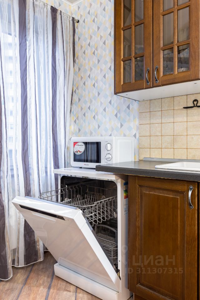 2-комнатная на Сизова 25