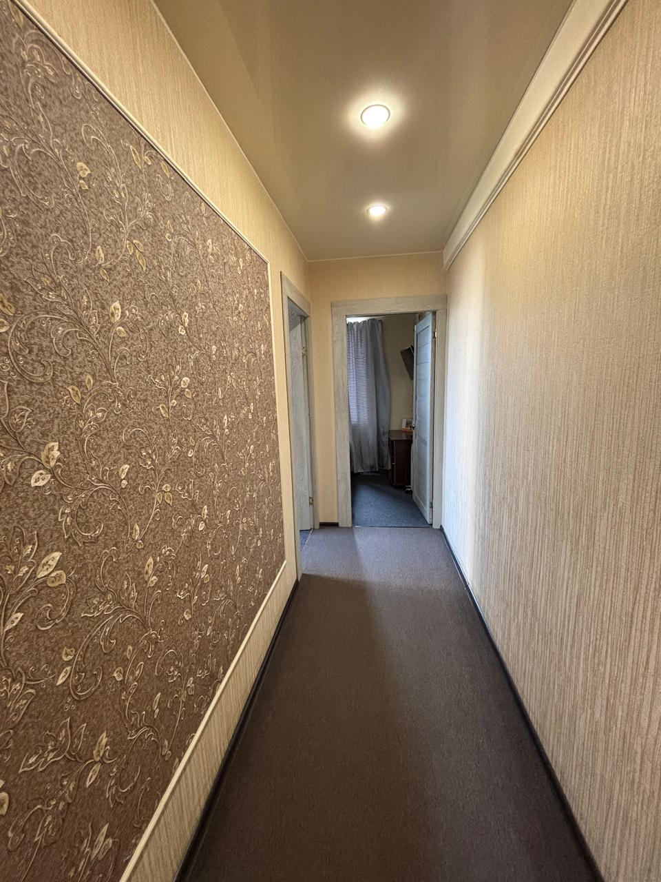 Уютная трешка напротив метро ул.Дыбенко