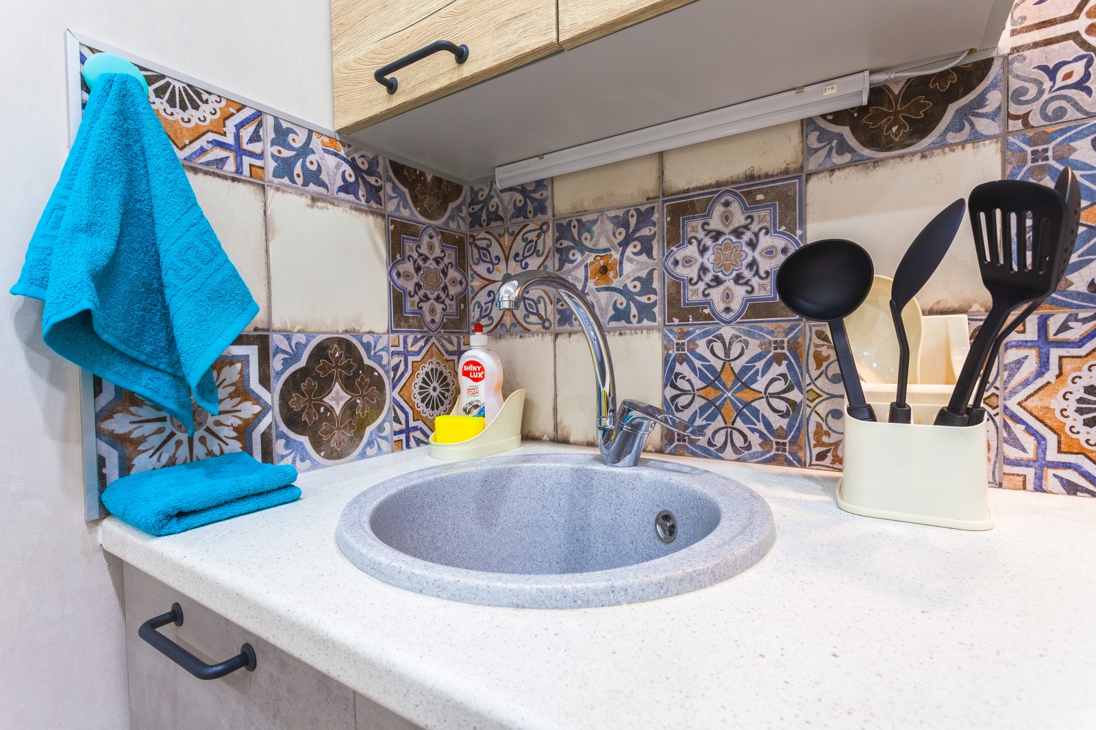 Дизайнерские апартаменты в элитном ЖК "Граф Орлов" (бирюза)