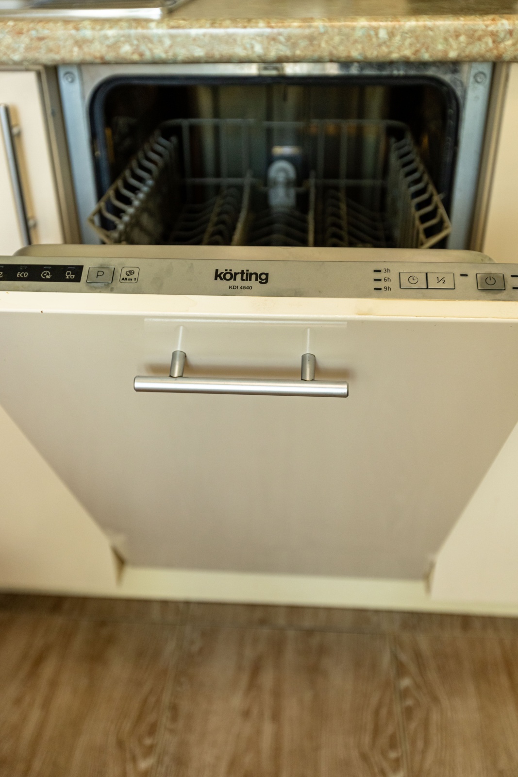 Уютная квартира у метро Рыбацкое!