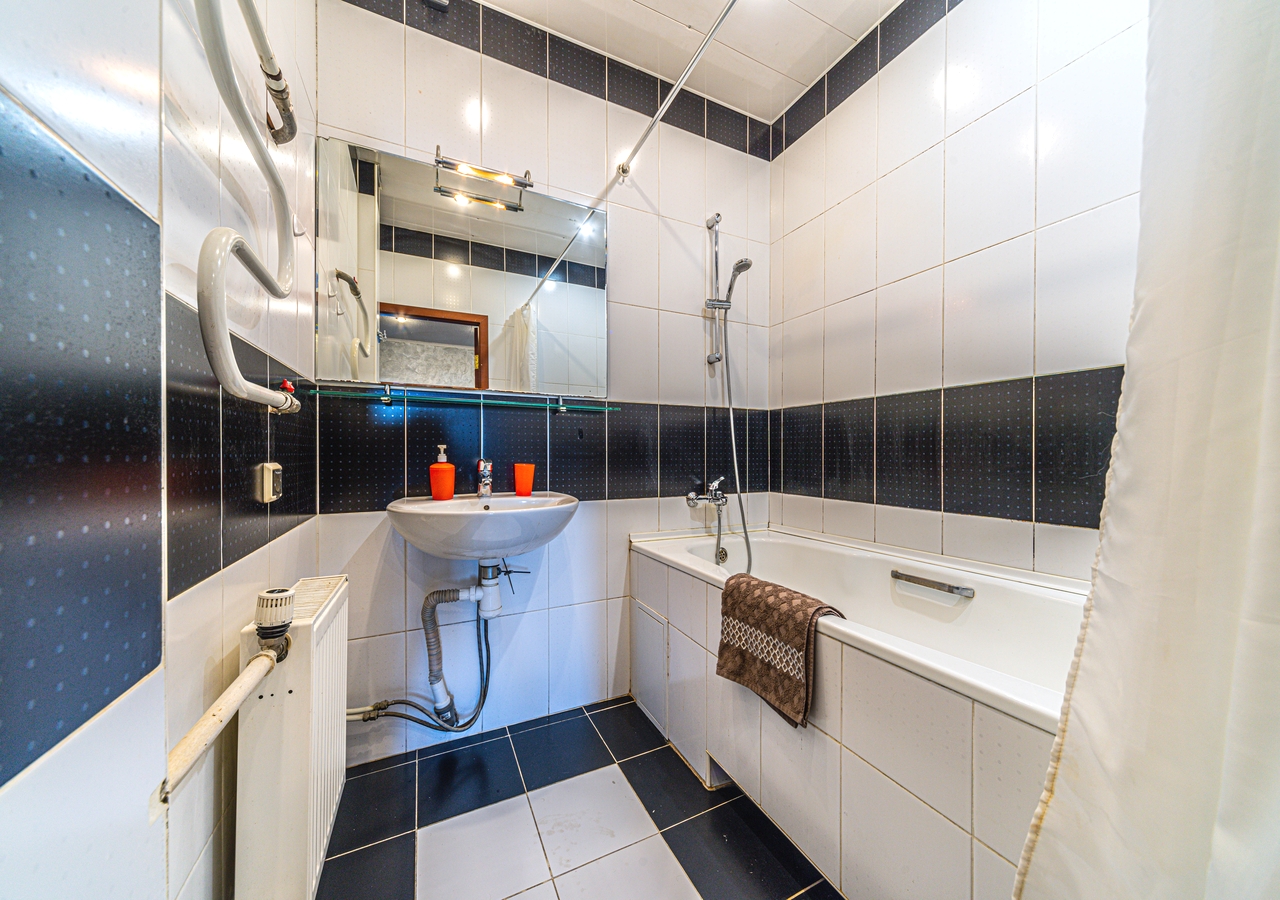 Двухкомнатная квартира около института Профсоюзов