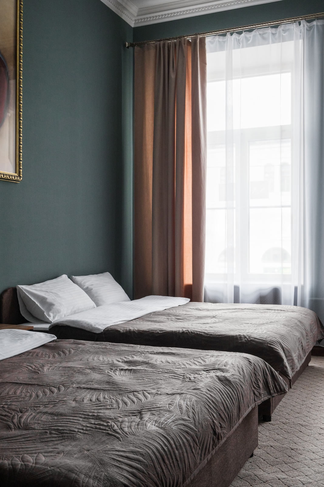 Большая студия с видом на набережную канала Грибоедова у Казанского собора