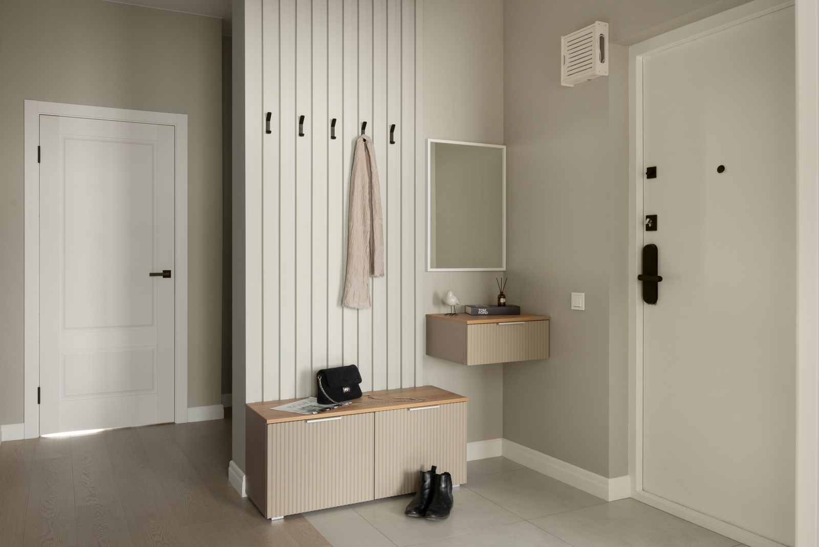 Большая трешка с парковкой