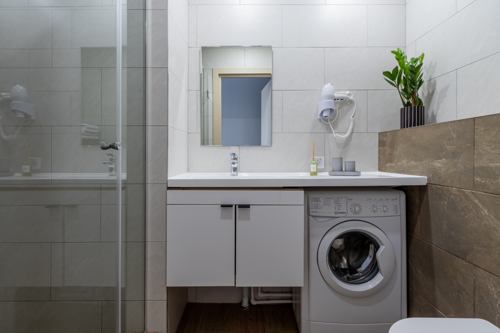 Стильная студия с дизайнерским ремонтом