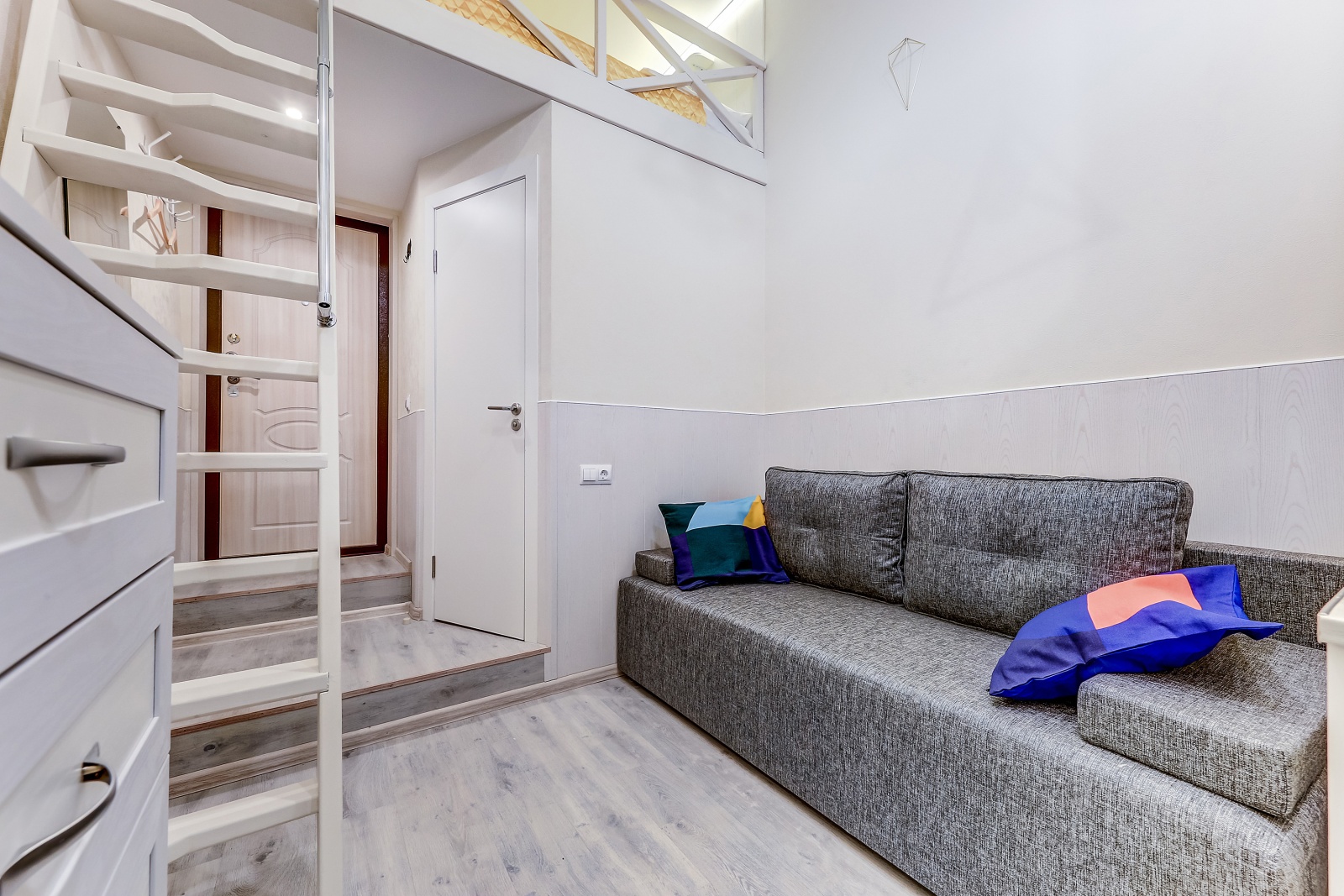 Двухуровневая студия на Моховой 32