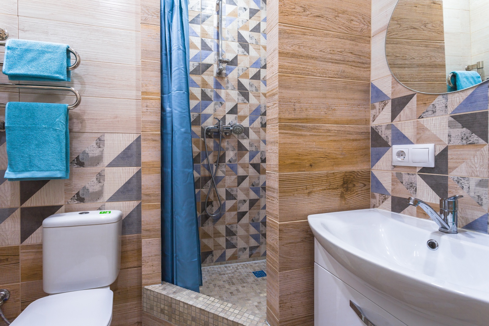 Дизайнерские апартаменты в элитном ЖК "Граф Орлов" (бирюза)