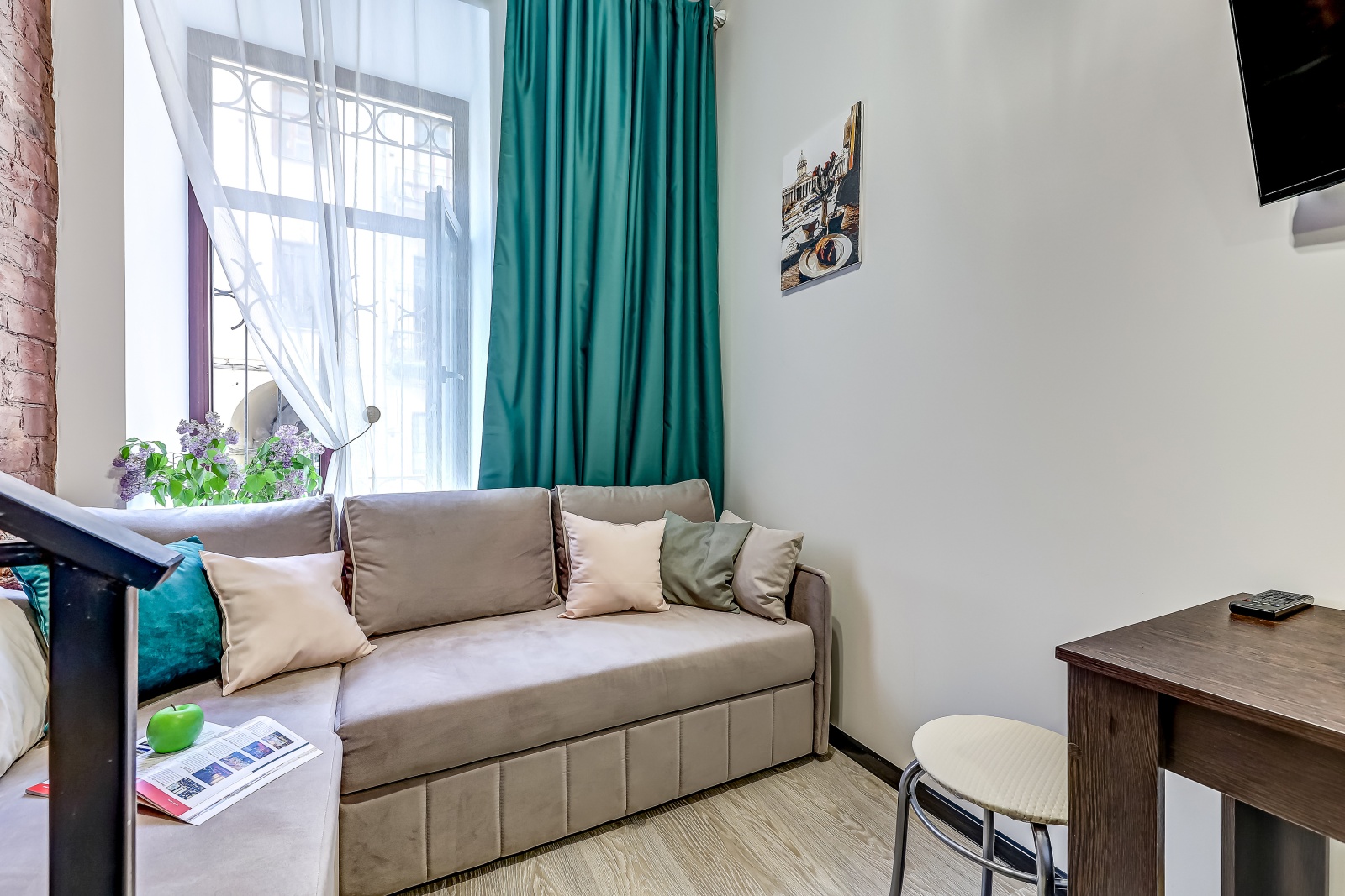 Двухуровневая студия в центре Санкт-Петербурга