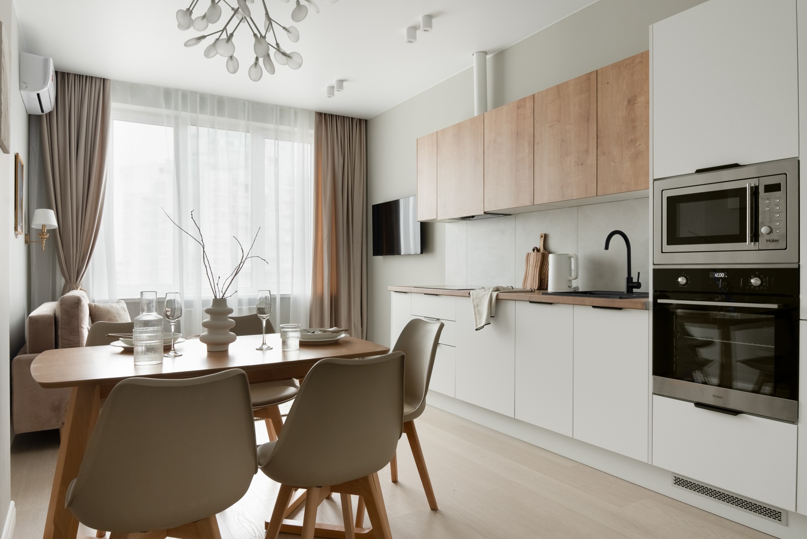 Большая трешка с парковкой