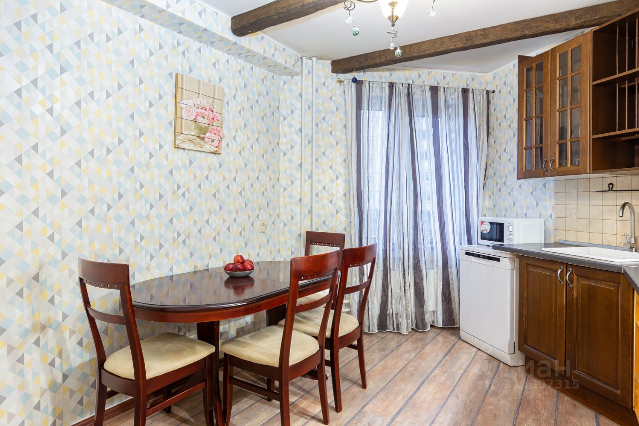 2-комнатная на Сизова 25