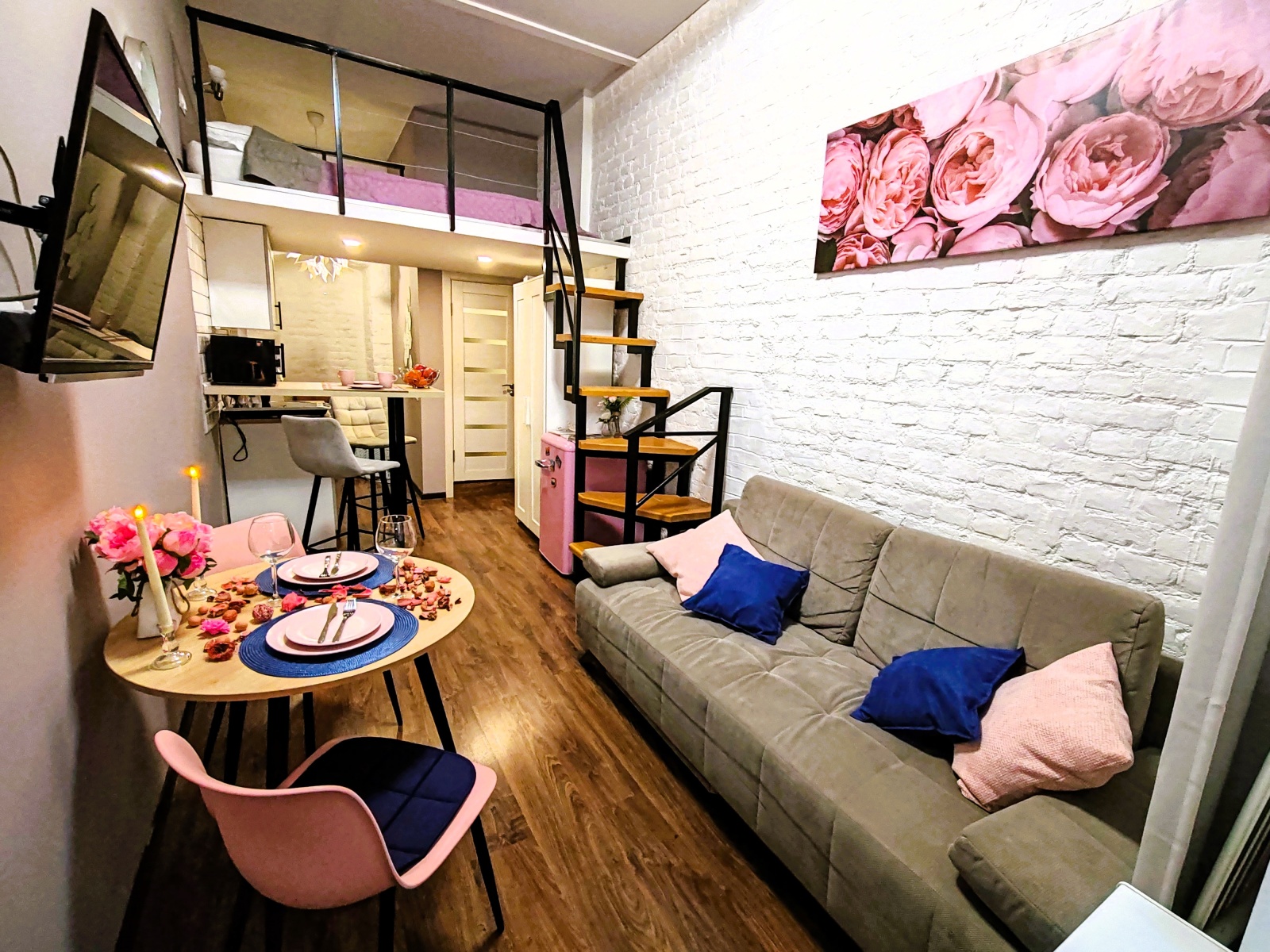 Стильная студия в центре Питера!