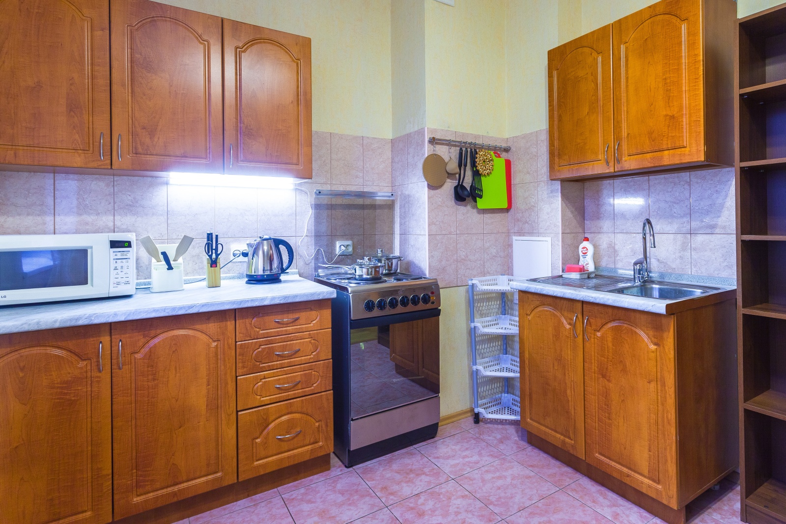 Однокомнатна квартира около НИИ Джанелидзе