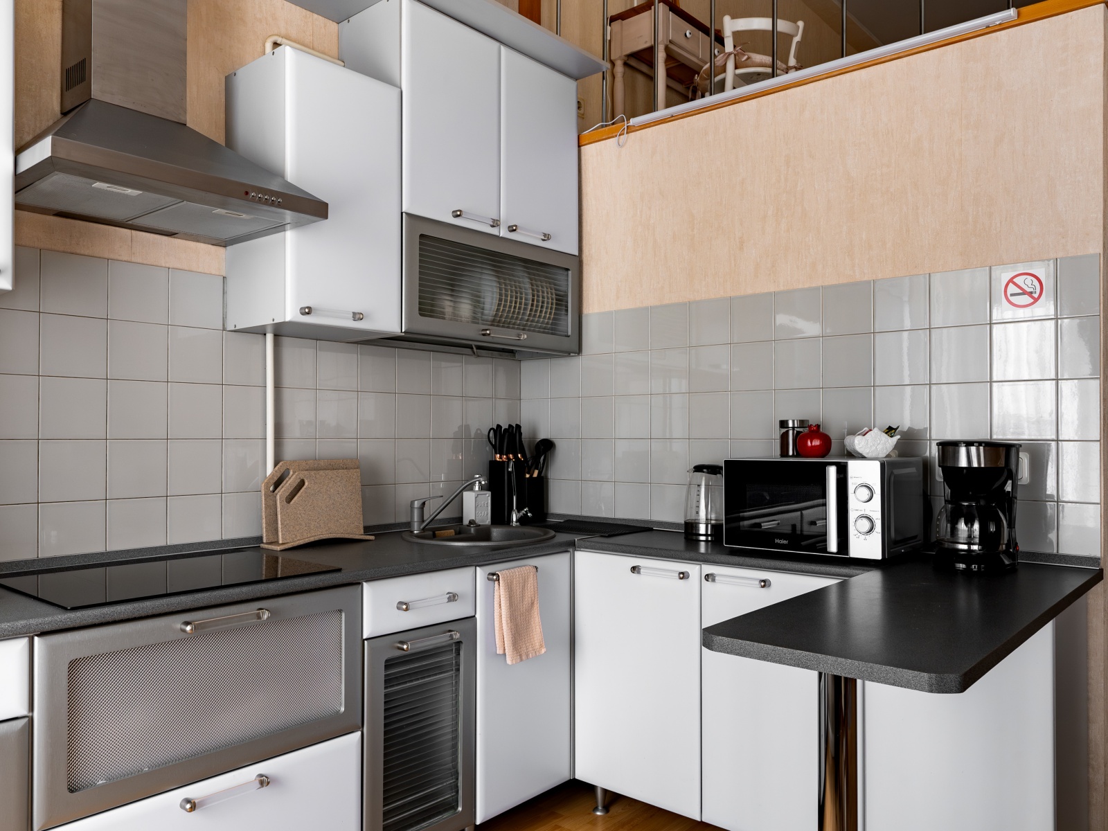 Атмосферная большая двухъярусная квартира-студия в историческом центре Санкт-Петербурга!