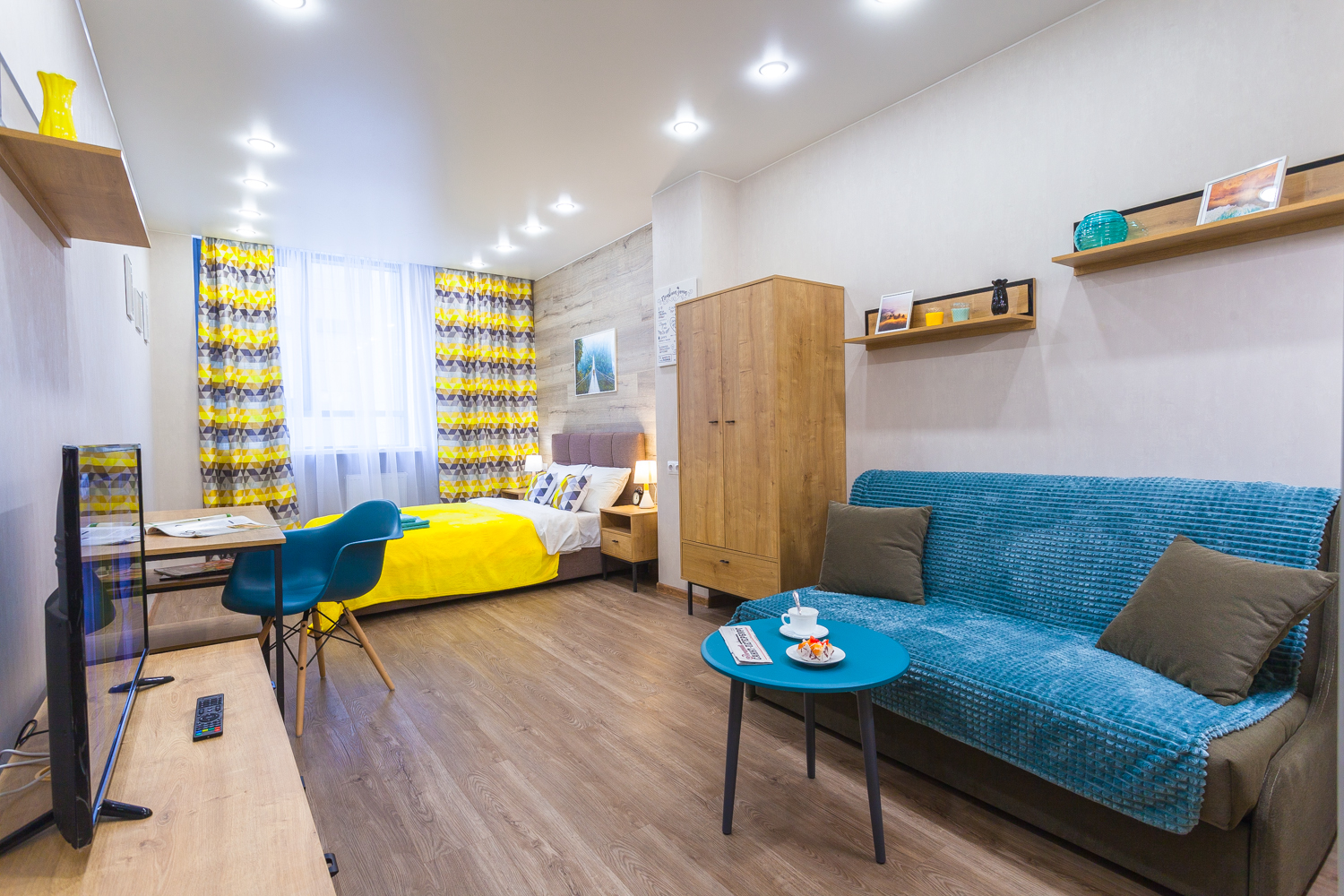 Дизайнерская студия в ЖК "Граф Орлов" (жёлтые)