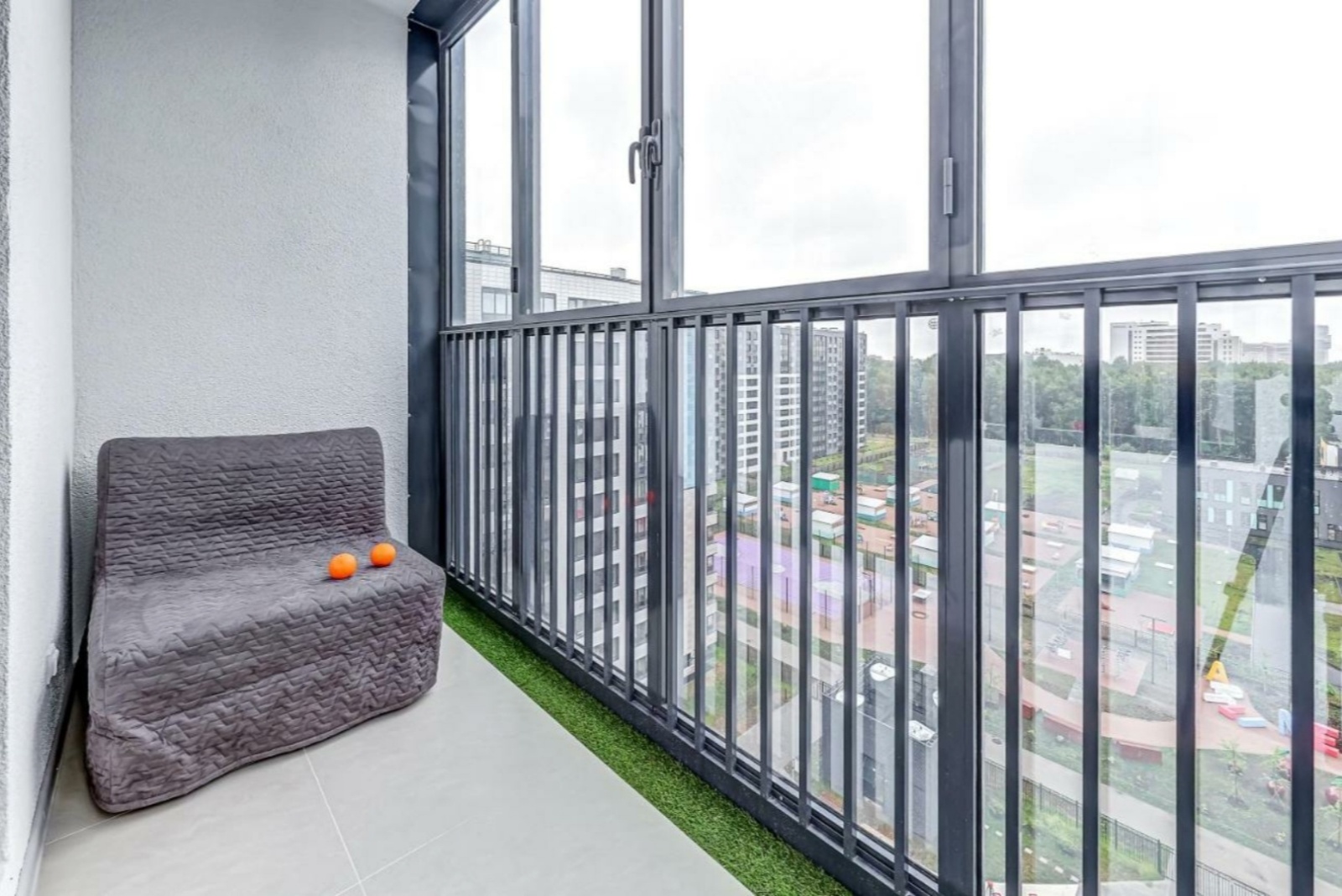 Просторная студия в новом доме рядом с метро