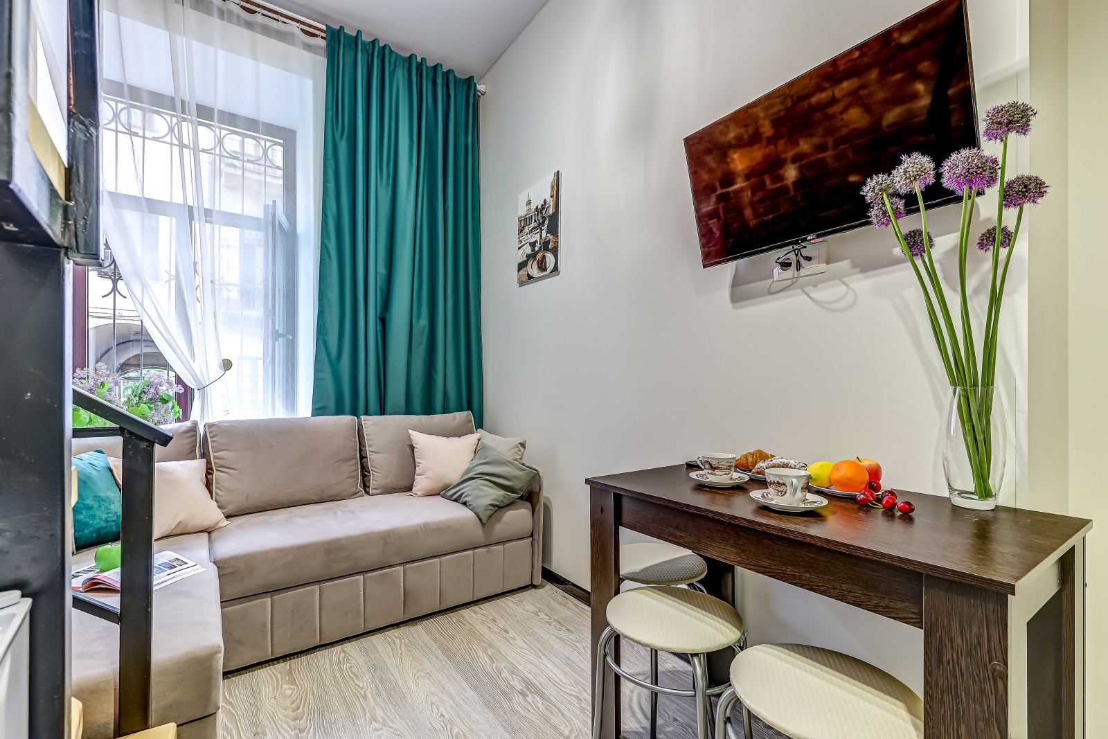 Двухуровневая студия в центре Санкт-Петербурга